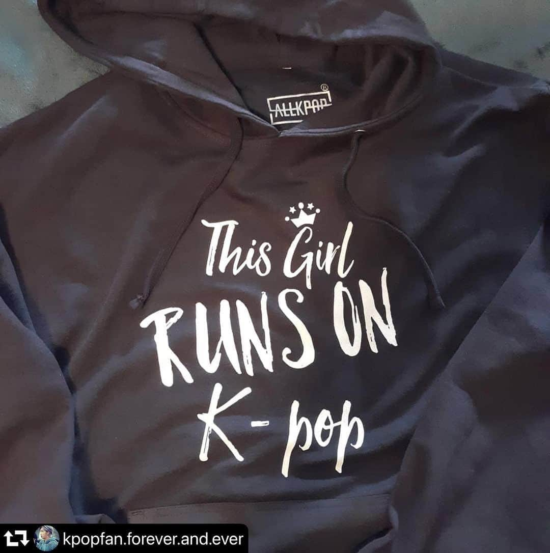 allkpopTHESHOPさんのインスタグラム写真 - (allkpopTHESHOPInstagram)「#repost @kpopfan.forever.and.ever ・・・ My new favorite hoodie! I definitely run on kpop! Thank you @allkpoptheshop #allkpoptheshop #kpop #kpopfan #ilovekpop #hoodie」10月5日 3時22分 - allkpoptheshop