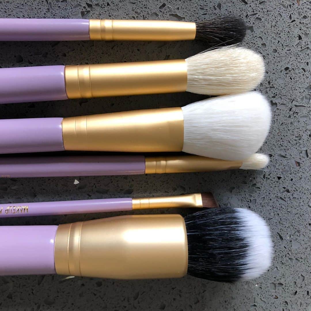 Makeup Addiction Cosmeticsさんのインスタグラム写真 - (Makeup Addiction CosmeticsInstagram)「Quality brushes!! You can never have enough of them! 😱😱😱 We love Makeup Addiction brushes because they’re of: 🧷 great quality 🧷 last years 🧷 blend like a dream 🧷 beautiful  You can find them under tools on our website! 😱😱 #makeupaddiction #makeupaddictioncosmetics」10月5日 3時40分 - makeupaddictioncosmetics