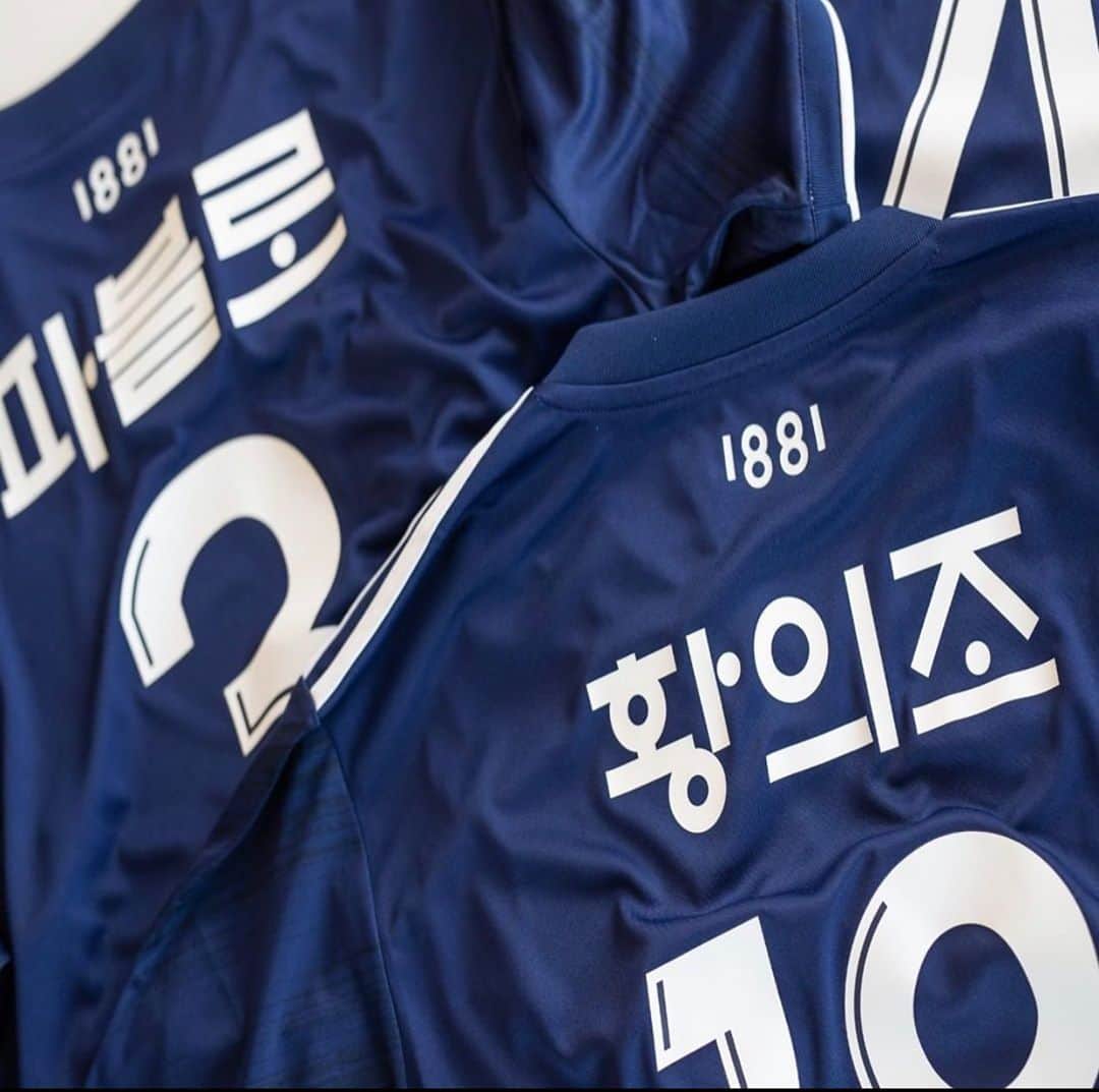 ファン・ウィジョのインスタグラム：「Happy to win on a special day. Thank you for my club and my teammate💙  Merci beaucoup😘 감사합니다🇰🇷」