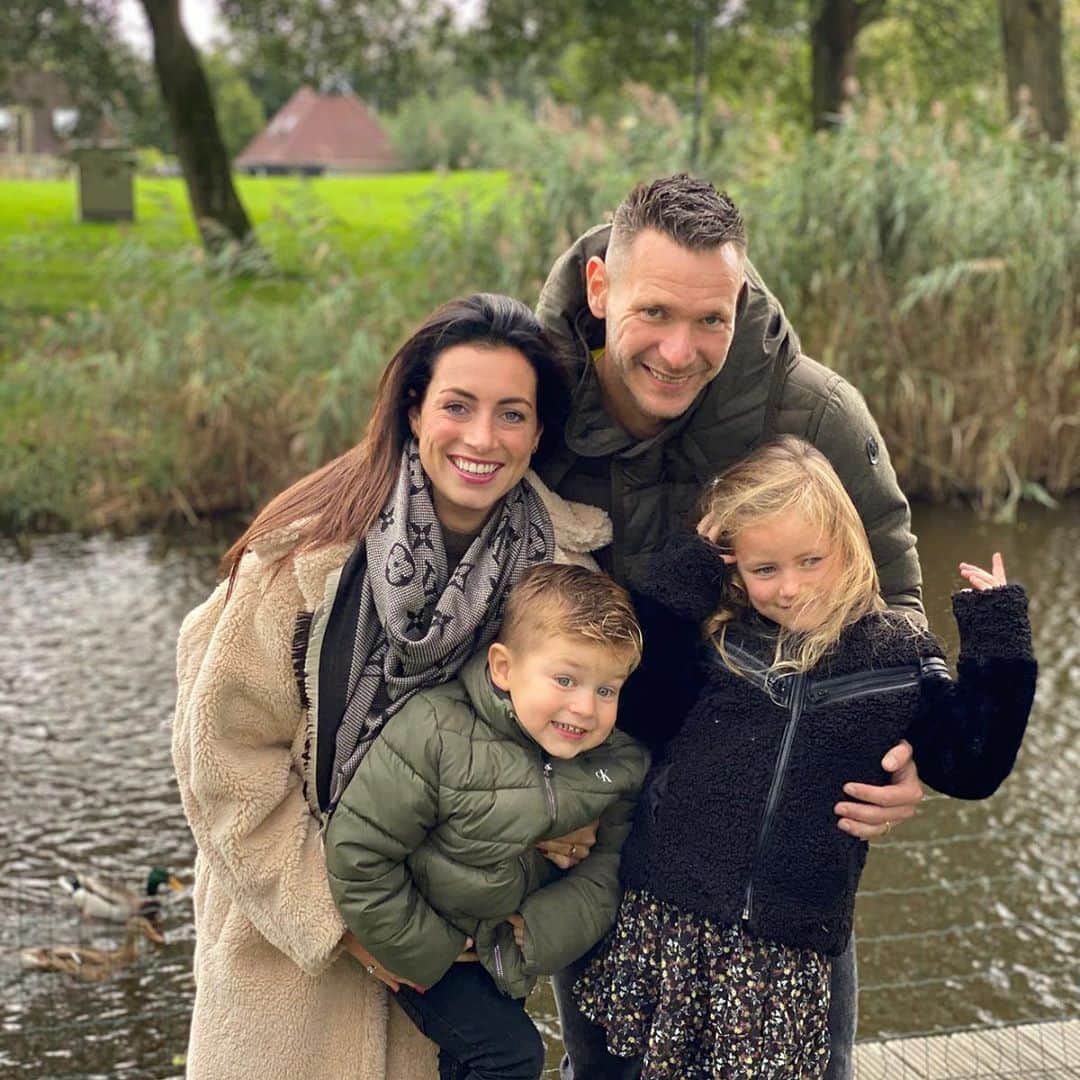エルウィン・ムルダーのインスタグラム：「Family❤️❤️」