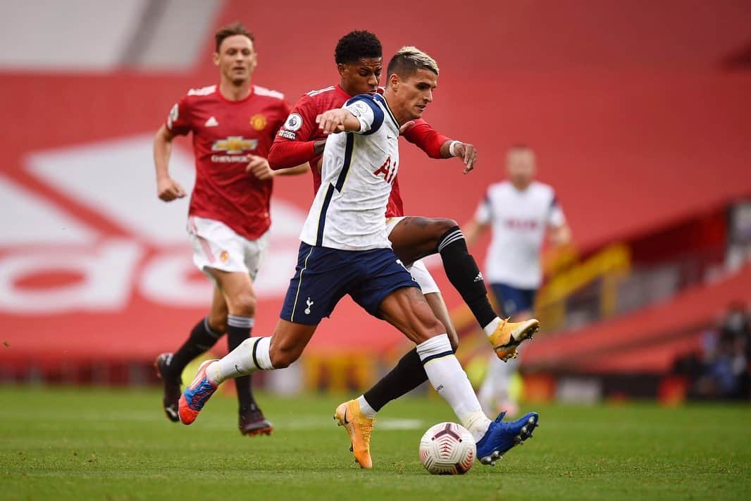 エリク・ラメラのインスタグラム：「Important win ! Strong performance from the team ! We keep going together 👏💪💪💙 Triunfo importante!! Buen trabajo de parte de todo el equipo... a seguir así juntos 👊👊💪💪   #COYS」