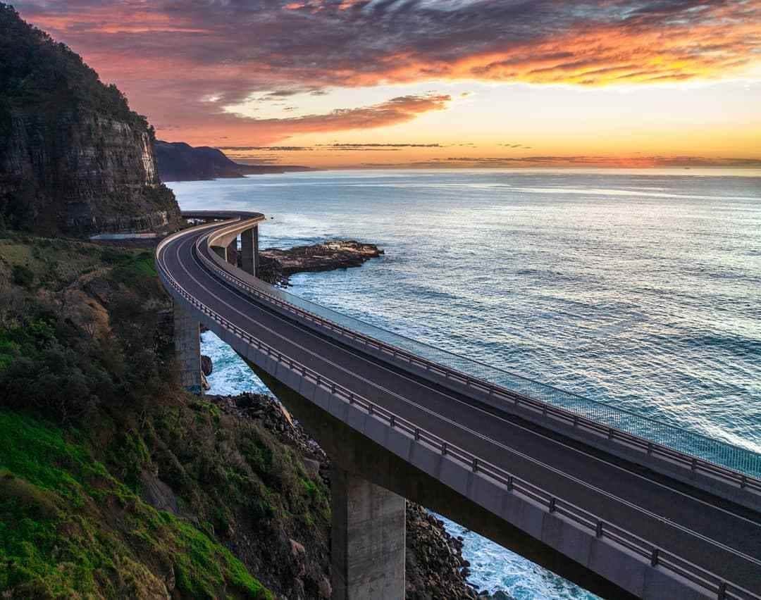 Australiaさんのインスタグラム写真 - (AustraliaInstagram)「The #SeaCliffBridge takes road trip scenery to a whole new level 😍 This ultra photogenic part of @visitnsw was perfectly captured by @mak_colab_photography in this beautiful shot. Located just over an hours’ drive from @Sydney along the @GrandPacificDrive, it’s easy to see why this magnificent bridge has become an iconic sight in the @visitwollongong area. Of course, no #roadtrip is complete without a few little stopovers along the way, the #RoyalNationalPark and @SymbioWildlifePark are both excellent places for a nature fix when you’re on the road and travel permits. #seeaustralia #ilovesydney #visitnsw #visitwollongong」10月5日 4時00分 - australia