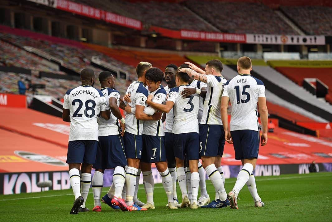 ソン・フンミンさんのインスタグラム写真 - (ソン・フンミンInstagram)「What a performance From the Team! well deserved boys! on to the next!💙⚽️⚽️#COYS」10月5日 4時55分 - hm_son7