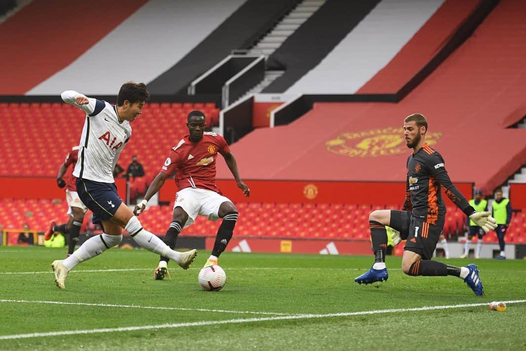 ソン・フンミンさんのインスタグラム写真 - (ソン・フンミンInstagram)「What a performance From the Team! well deserved boys! on to the next!💙⚽️⚽️#COYS」10月5日 4時55分 - hm_son7