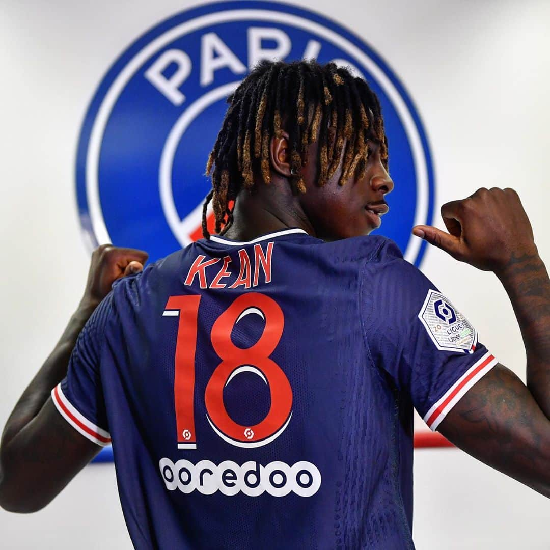 パリ・サンジェルマンFCさんのインスタグラム写真 - (パリ・サンジェルマンFCInstagram)「✍️❤️💙 @psg is pleased to announce the arrival of @moise_kean from Everton FC. The 20-year-old Italian striker is on loan to the capital club until 30 June 2021. The loan does not come with option to buy. Le #ParisSaintGermain est heureux d’annoncer l’arrivée dans son effectif de Moise Kean. Arrivé en provenance d’Everton FC, l’attaquant italien de 20 ans est prêté au club de la capitale jusqu’au 30 juin 2021. Ce prêt n’est pas assorti d’une option d’achat . #ICICESTPARIS #AllezParis #PSG #ParisSaintGermain #MoiseKean」10月5日 5時09分 - psg