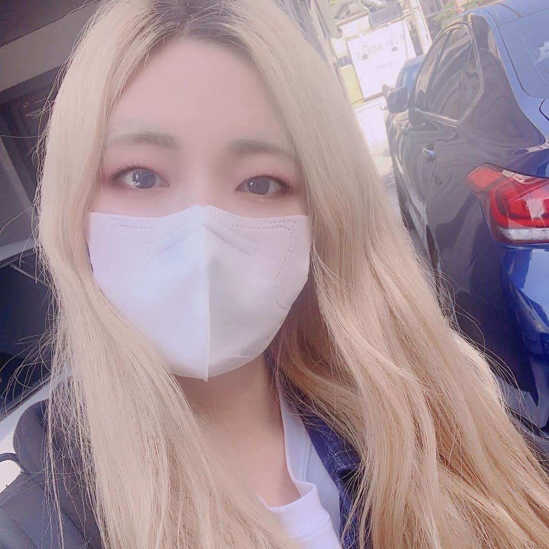You Kyungさんのインスタグラム写真 - (You KyungInstagram)「마스터링을 위해 아주 간만에 강남에 나왔당. 너무 일찍와서 주변을 서성서성. #마스터링#솔로앨범#1019#얼마안남았다#jfsmastering」10月5日 14時32分 - drrrr.youkyung