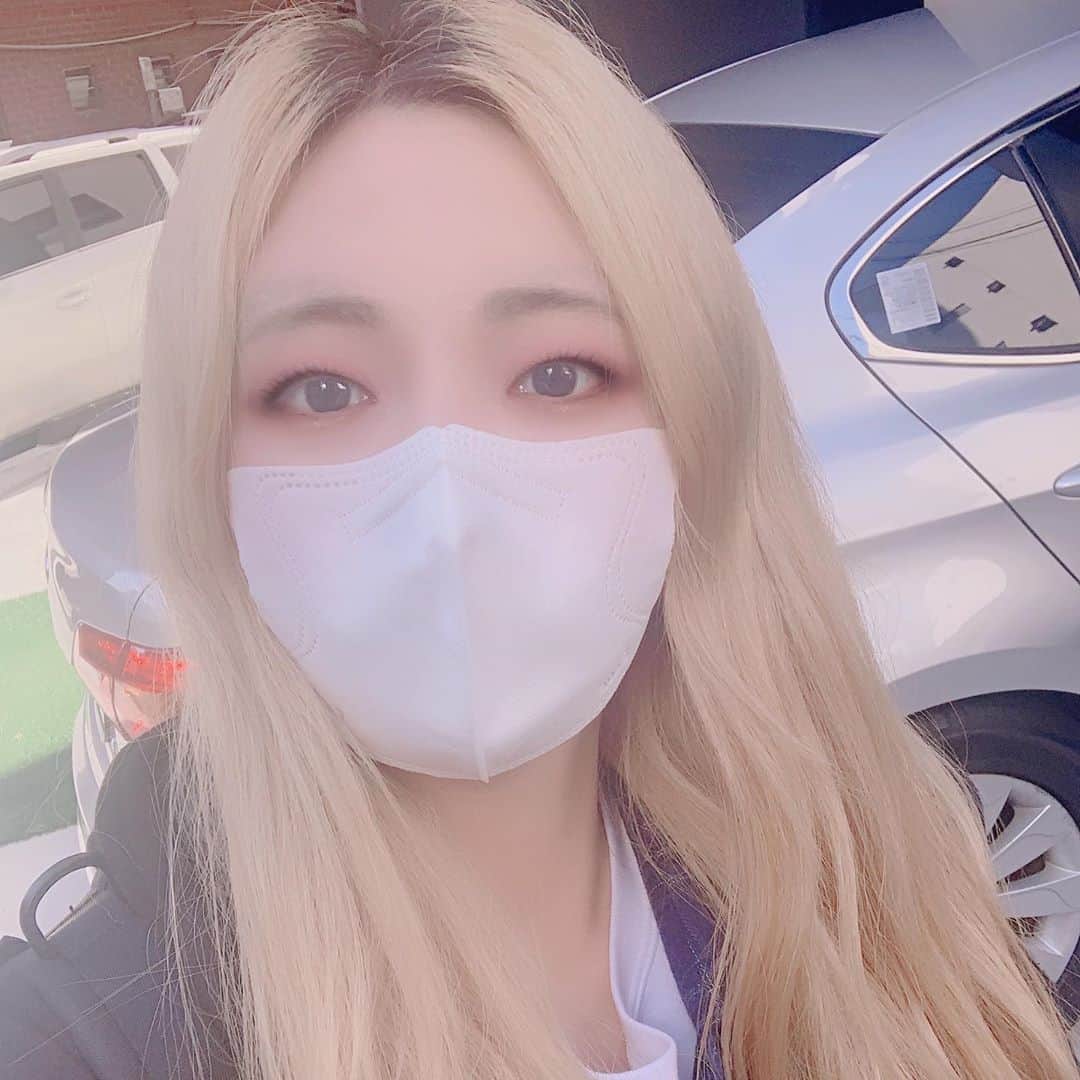 You Kyungさんのインスタグラム写真 - (You KyungInstagram)「마스터링을 위해 아주 간만에 강남에 나왔당. 너무 일찍와서 주변을 서성서성. #마스터링#솔로앨범#1019#얼마안남았다#jfsmastering」10月5日 14時32分 - drrrr.youkyung