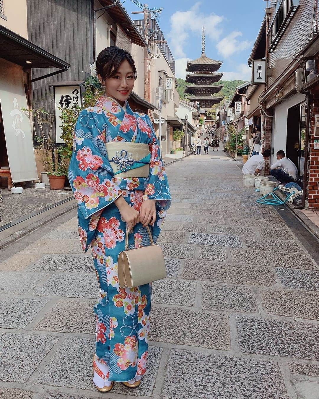 SUZUMUさんのインスタグラム写真 - (SUZUMUInstagram)「. Kimono🇯🇵  #京都 #レンタル着物岡本  #pw #prettywoman #プリティウーマン #名古屋 #名古屋名物 #錦 #dancer #dance #ダンス #ダンサー #sexy #showtime #show #女の子募集中 #北新地 #歌舞伎町 #すすきの #girl #かわいい #グラビア #下着 #愛  #モデル #すずむ #黒髪ロング」10月5日 14時35分 - suzumu_pw