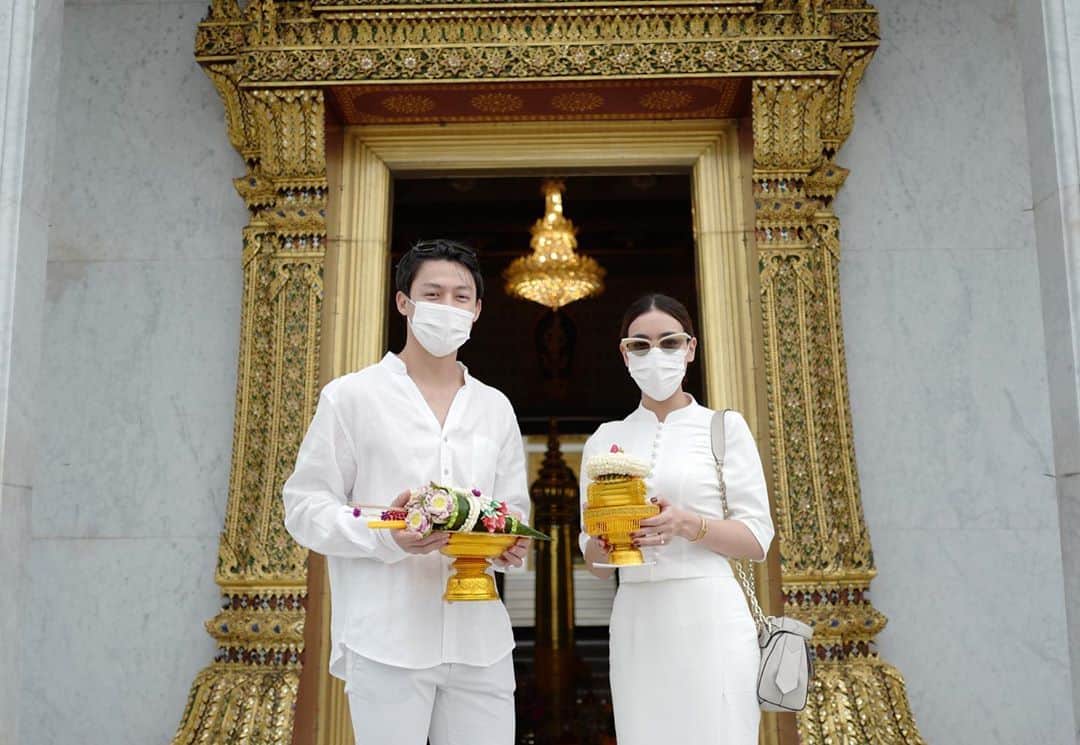 キンバリー・アン・ウォーテマス・ティアムシリさんのインスタグラム写真 - (キンバリー・アン・ウォーテマス・ティアムシリInstagram)「Another beautiful day to make merits at the Bangkok Pillar Shrine ✨🙏🏻 วันนี้ได้มีโอกาสมาทำพิธีไหว้บวงสรวง ศาลหลักเมืองกรุงเทพมหานคร ขอบคุณป้าแหม่มมากๆนะคะ 🙏🏻✨」10月5日 14時43分 - kimmy_kimberley