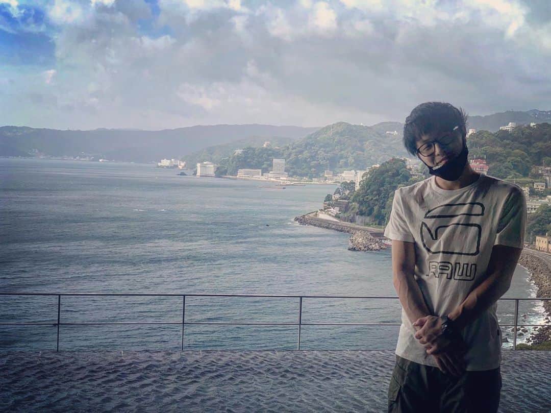 のインスタグラム：「🌊🍃」