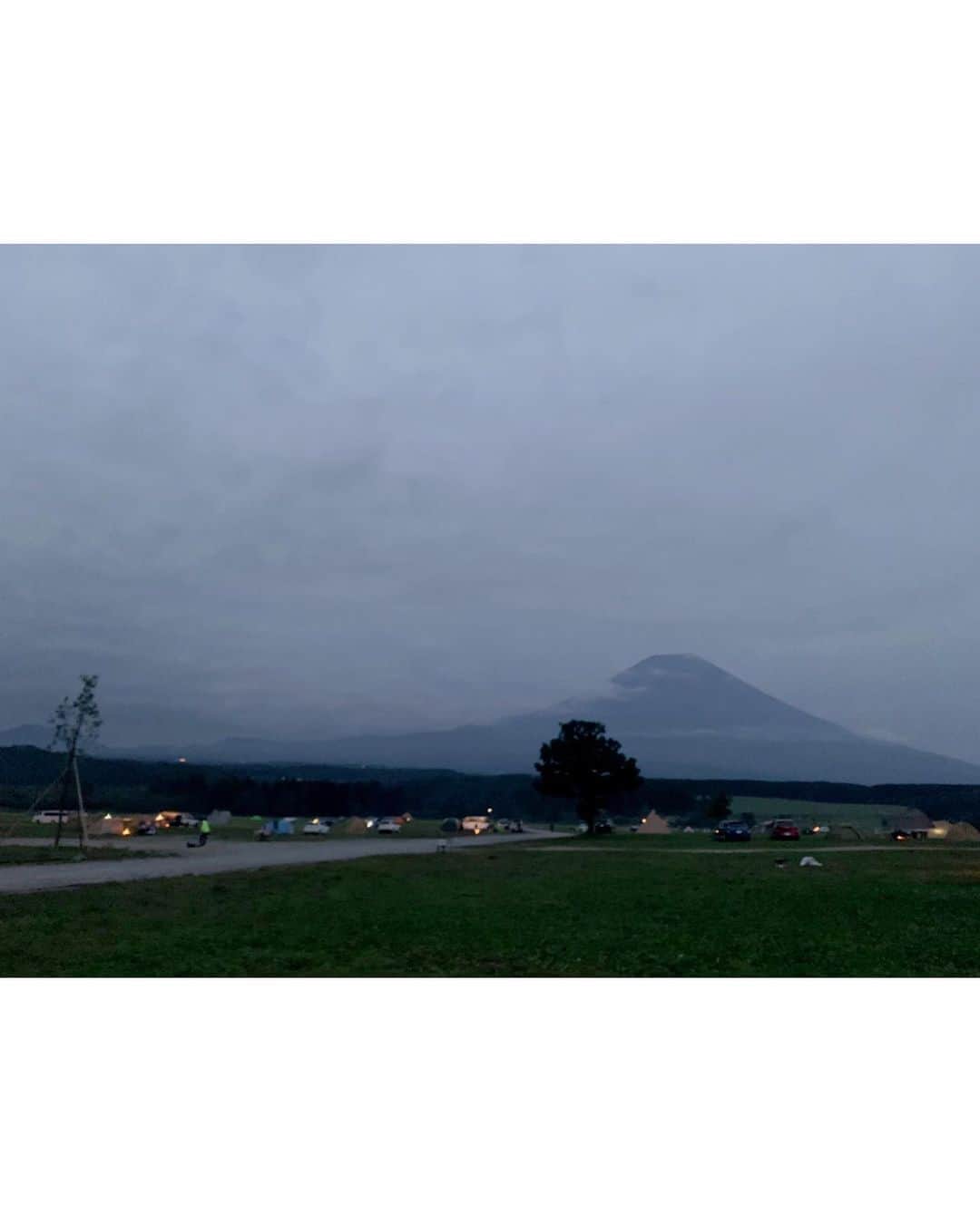 佐々木希さんのインスタグラム写真 - (佐々木希Instagram)「富士山を見ながら キャンプ🏕 自然に癒されます☺︎」10月5日 15時17分 - nozomisasaki_official