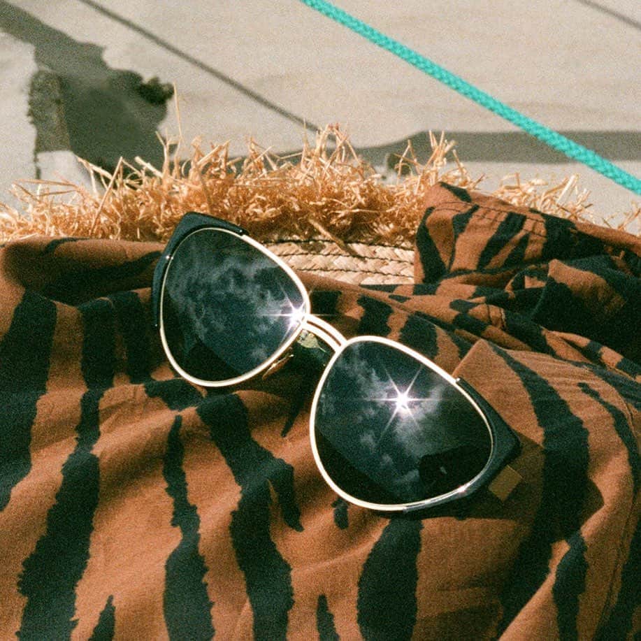 Meganさんのインスタグラム写真 - (MeganInstagram)「Zanzan GALA sunglasses 🕶 handmade in Italy  . . . . #サングラス #선글라스 #lunettes #occhiali #sunglasses #eyewear #handmadeinitaly #slowfashion #buybetterbuyless #zanzaneyewear」10月5日 15時36分 - zanzan_domus