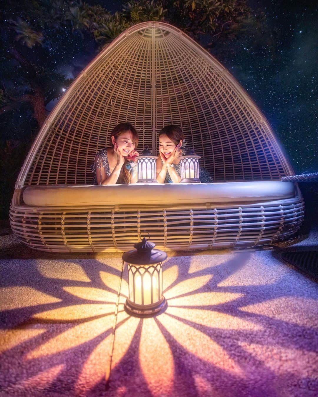 ももせゆきさんのインスタグラム写真 - (ももせゆきInstagram)「♡ ♡ 双子旅で宿泊した小浜島のはいむるぶし💛 中にある星空カフェが素敵すぎた🥺  ビーチのソファーに寝そべると満点の星空が広がってて夢の世界みたいでした☺️  🌺 💛  ・  #daily_photo_jpn  #team_jp_ #IG_PHOS#japan_night_view #ポートレート #被写体 #genic_mag#instagram#IGersJP #retrip_nippon #hubsplanet  #カメラ女子 #カメラ好きな人と繋がりたい #histrip_japan #ファインダー越しの私の世界 #genic_japan #tokyocameraclub #awesome_earthpix  #タビジョ#art_of_japan_ #hellofrom #ビジョビ #whim_member #earth_portraits #はいむるぶし #japan_of_insta#retrip_nippon #写真撮ってる人と繋がりたい#gpw_members_only」10月5日 7時25分 - momoyu1125
