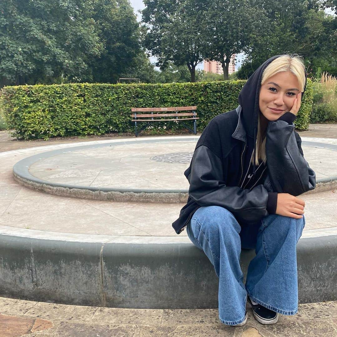 Mali-Koa Hoodのインスタグラム：「Thanks to anyone who has sent in a video for the Revolution fan edit, I’m seeing so many of you with positive and moving placards! Can’t wait to piece it together. This coming Thursday is submission deadline if you’d like to join the movement. Wishing you a wonderful new week with renewed spirit! I have vowed to become more happy about the grey and rain, to make my winter days more enjoyable 🤡 Wish me luck X」