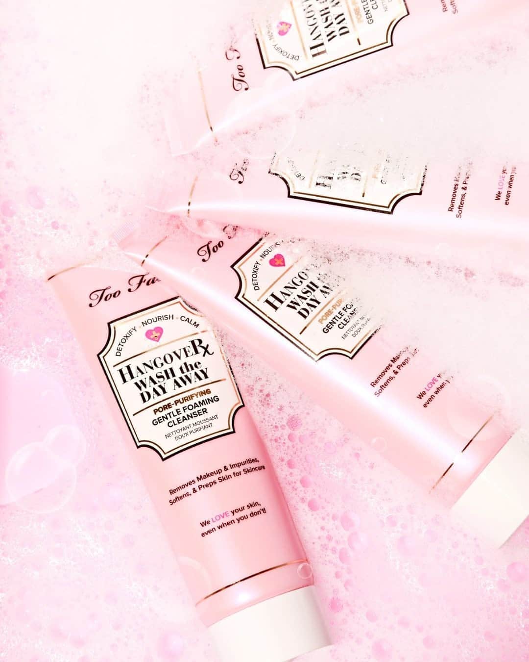 Too Facedさんのインスタグラム写真 - (Too FacedInstagram)「Start the week off right 💖 Complete your #SelfcareSunday routine with our Hangover Wash the Day Away Gentle Foaming Cleanser. Available @douglas_cosmetics #tfhangover #toofaced」10月5日 8時00分 - toofaced