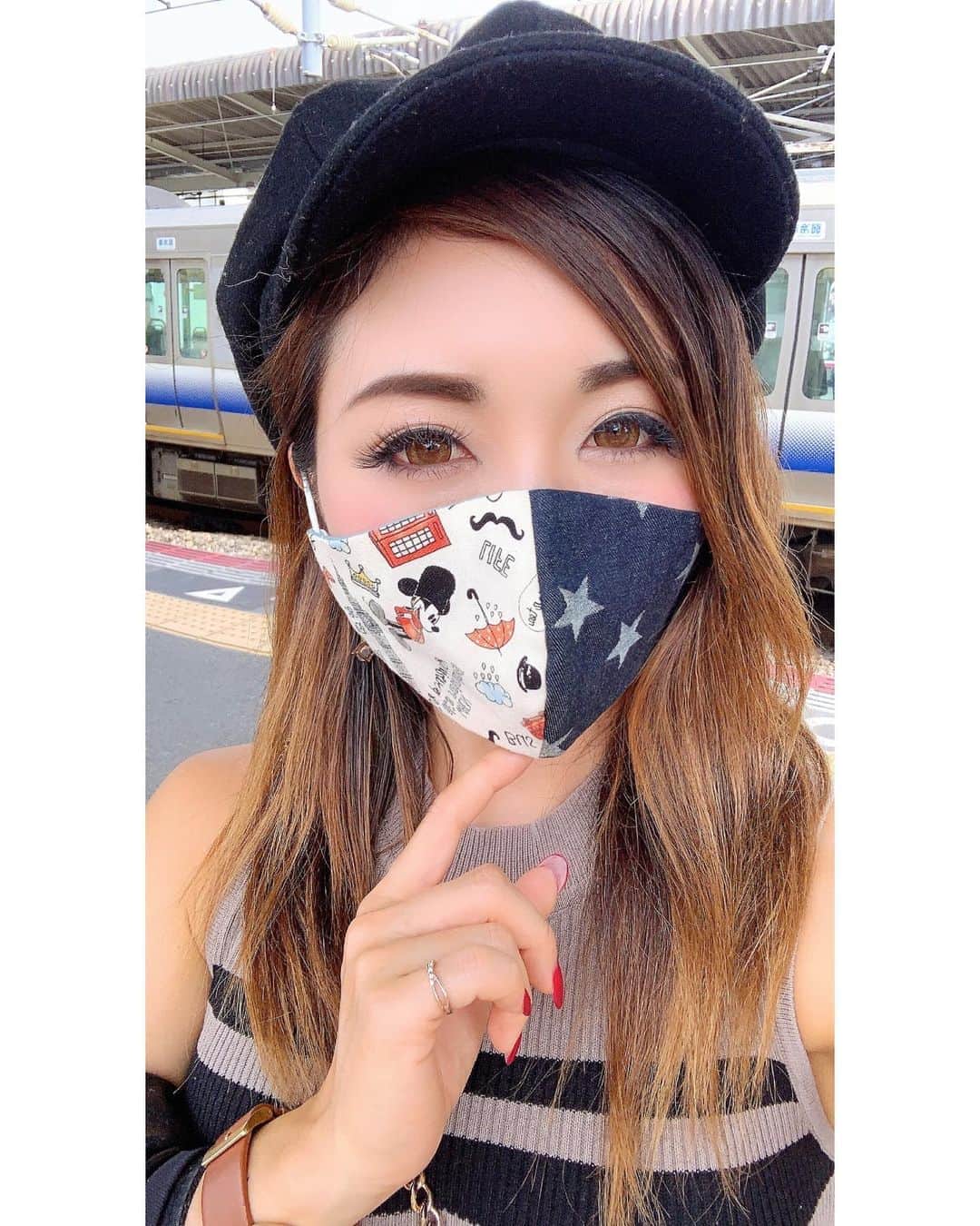 MAKIさんのインスタグラム写真 - (MAKIInstagram)「今回はこの柄もGET❣️ めちゃくちゃ可愛くないですか❤️  @shiiha.73をフォローすると買えるので 是非フォローしてみてね😊✨✨  🌟キッズ、レディース、メンズも揃ってます❣️  #マスク #手作りマスク #オルテガ柄 #オルテガ #ハンドメイドマスク #ハンドメイド #マスク販売 #ネイティブ #ネイティブ柄 #おしゃれマスク」10月5日 8時17分 - makiron0803