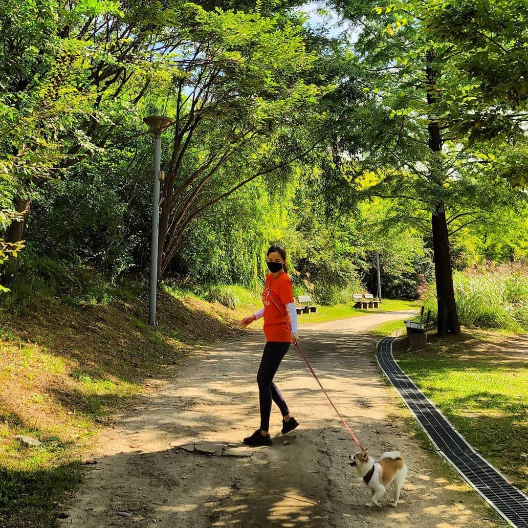 コン・ヒョンジュさんのインスタグラム写真 - (コン・ヒョンジュInstagram)「'Every step you take is one they won’t have to' 😉🏃‍♀️🏃  #월드비전 #worldvision #worldvisionkorea #global6kforwater #6kforwater #버추얼6k #버추얼런」10月5日 8時22分 - konghyunjoo