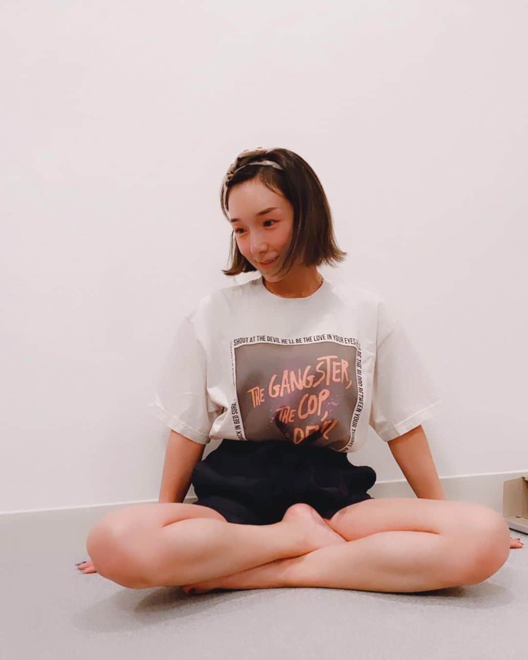 のインスタグラム：「久々の投稿になってしまった🥺  昨夜はカメラマン新田さん📸の 素敵な、お家に家族でお邪魔してきました🏠💛  奥様のゆかりちゃんが作る 火鍋🍲がお店レベル越してて美味しすぎて久々にお酒が進んでしまいましたヨォ🍾 次回は絶対教わると決めた😆  子供達にオモチャまでプレゼントして頂きありがとうございました😭♥️♥️  すごーく楽しい時間でした✨✨  #お家時間 #ホムパ #デコ出しぼん #ほろ酔いぼん #娘がつけてくれたカチューシャ #😂♥️」