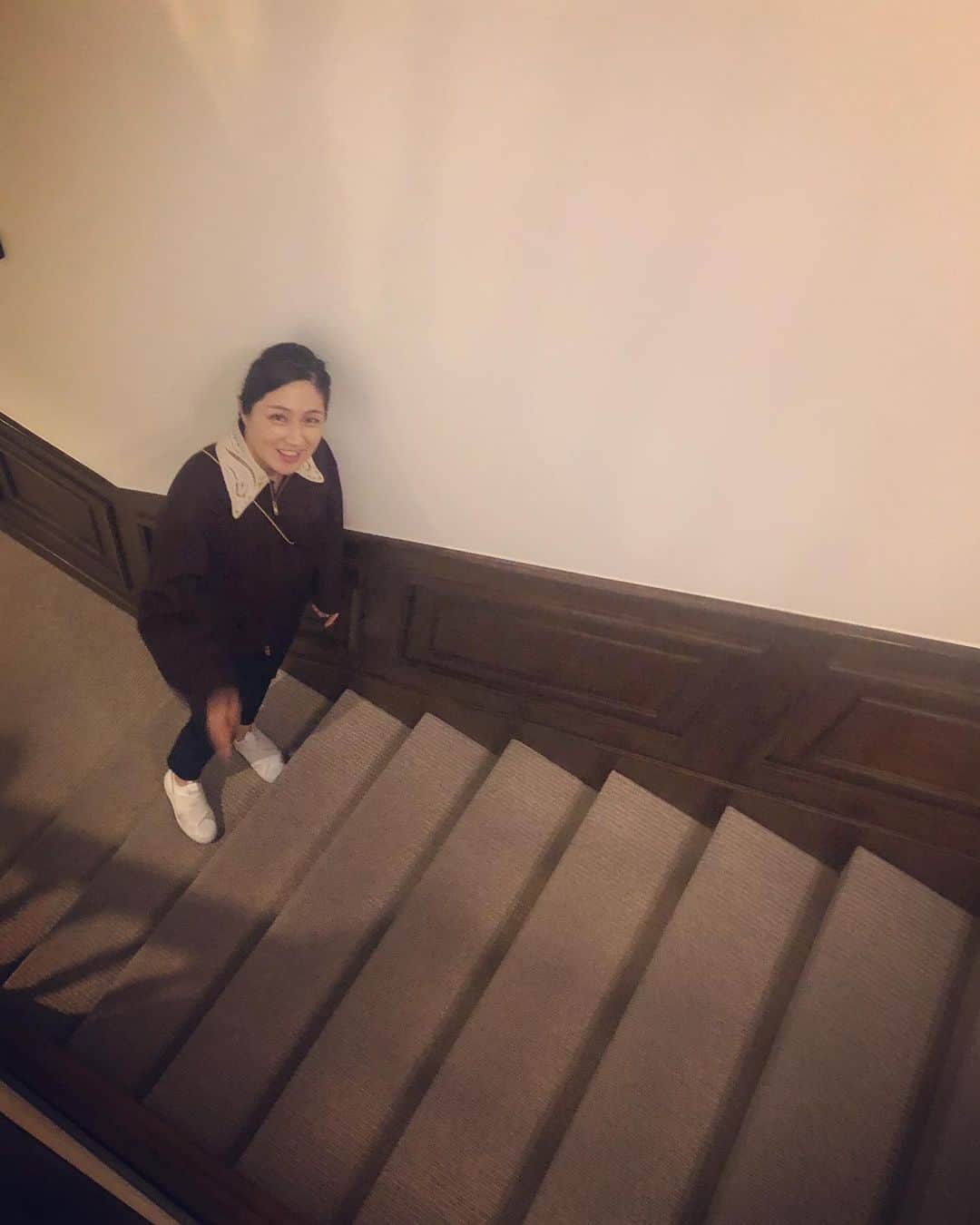 犬山紙子さんのインスタグラム写真 - (犬山紙子Instagram)「かわいい階段フェチ 階段で写真撮りがち」10月5日 8時40分 - inuyamakamiko