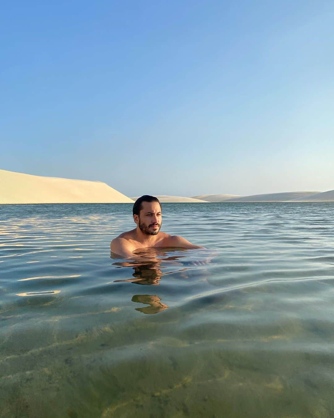 Garotas Estupidasさんのインスタグラム写真 - (Garotas EstupidasInstagram)「não tem foto que traduza esse lugar ao vivo ✨ só venham! #lencoismaranhenses #brasil 🇧🇷 #ccolencois」10月5日 8時44分 - camilacoutinho