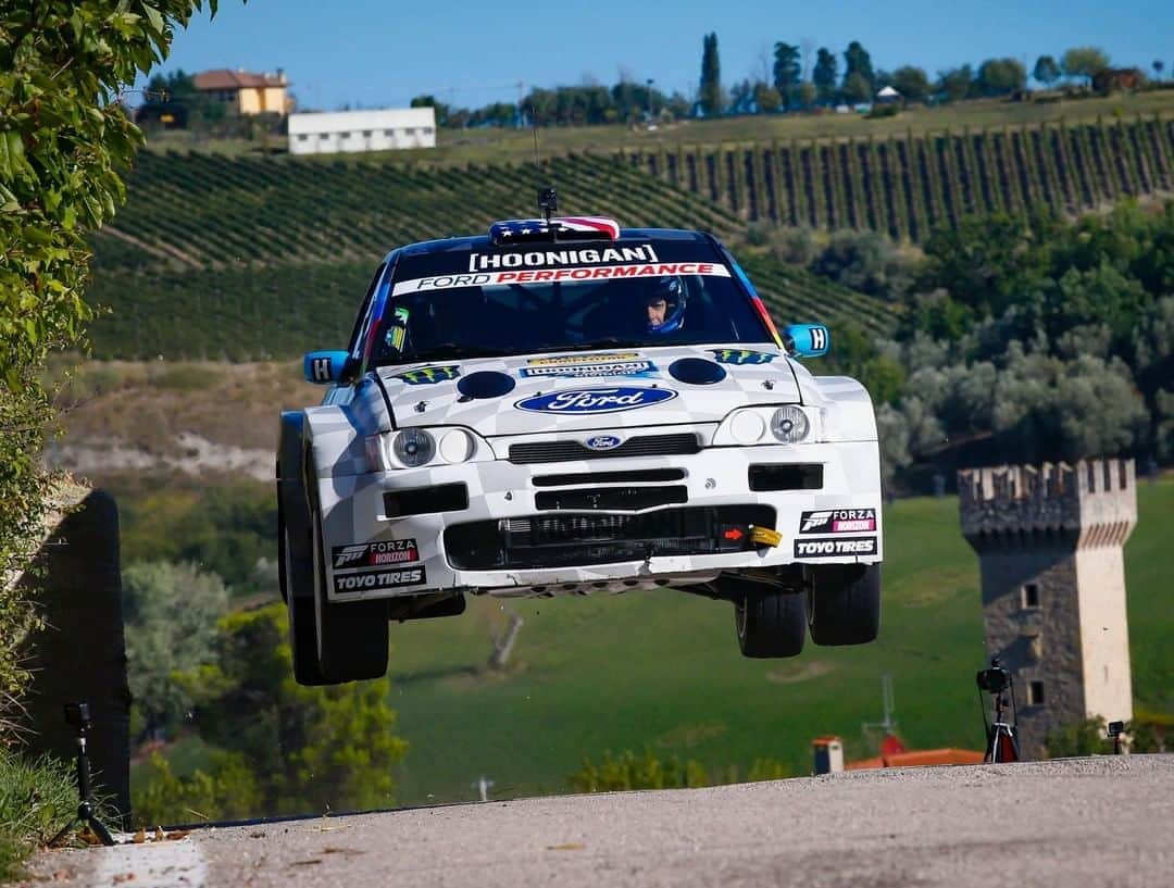 ケン・ブロックさんのインスタグラム写真 - (ケン・ブロックInstagram)「Rad Ford Escort RS Cossie V2 airtime photo from Special Stage 9 today, in San Marino, by legendary rally photog Colin McMaster. For such a small country (5th smallest in the world), they sure do have a lot of good tarmac jumps! #RallyLegend2020 #CossieWorldTour #BlockEscortCossieV2」10月5日 9時00分 - kblock43