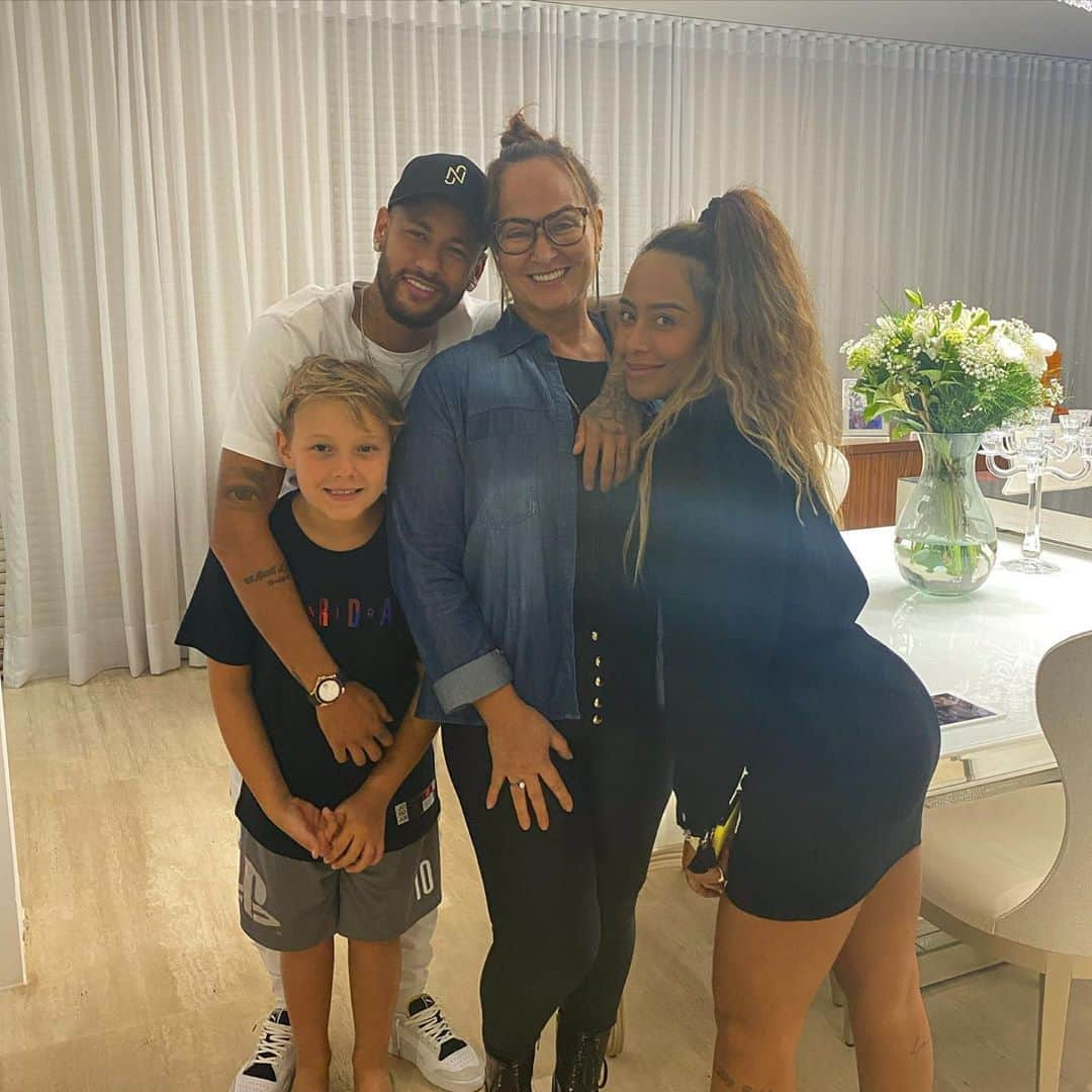 ネイマールさんのインスタグラム写真 - (ネイマールInstagram)「Family ❤️」10月5日 9時11分 - neymarjr