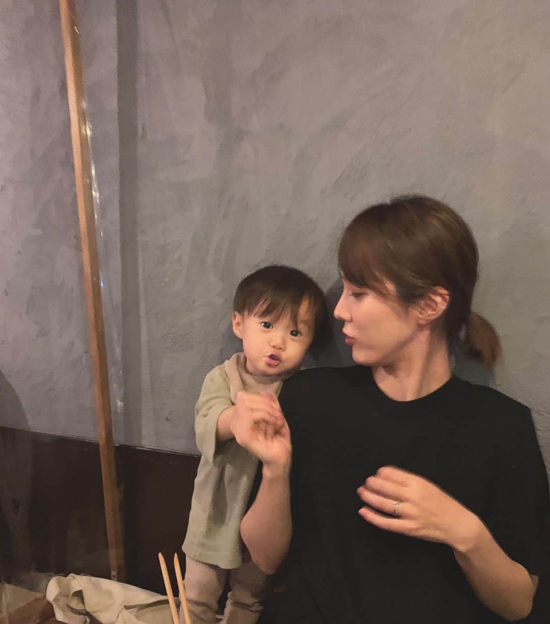 のインスタグラム：「こんな顔もできるようになりました👶🏻﻿ ﻿ #男の子べビー ﻿ #男の子ママ ﻿ #2歳差兄弟 ﻿ #2歳差育児 ﻿ #福岡ママ﻿ #1歳2ヶ月」