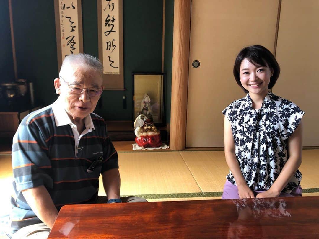 有田優理香のインスタグラム：「WATCHご覧いただきありがとうございました🙏✨  西城町を始め、庄原市のいたるところにヒバゴンの可愛いキャラクターがいるんです🐒 町を恐怖に包み込んだ謎の生物は、今や庄原の町の象徴になりました。  当時マスコミ対応に追われた西城町役場の初代類人猿係を務めた恵木さん。キニナルの取材で、「50年経った今ヒバゴンに会えたら？」と伺ったら「ハグしたい」とお話されていたのが印象的です。 それくらい当時のことは忘れらない思いでで、ヒバゴンは西城町の人の心で生きているのだと感じました。  50年前はもちろん生まれていないし、しかも広島出身ではない。そんな私ですが、ディレクターやプロデューサーの思いを汲みながら楽しくナレーションを入れられました。 「色んな役になりきれる」まさにナレーションの醍醐味ですね！  取材も、ナレーションも、しっかり力をつけていきます！！  #西城町　#ヒバゴン #類人猿相談係 #広島テレビ　#WATCH #ひろおく便り」