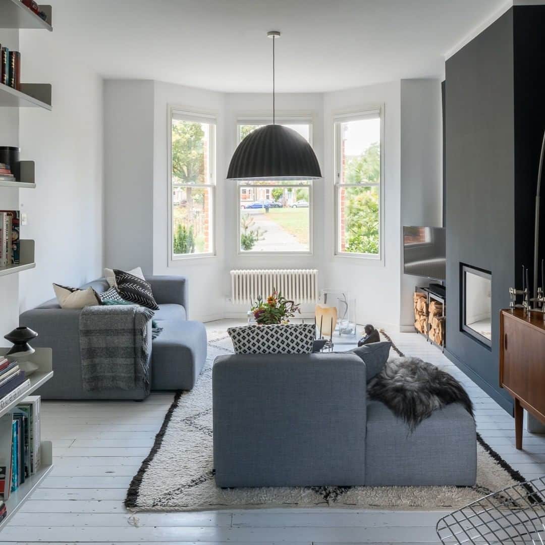 The Modern Houseさんのインスタグラム写真 - (The Modern HouseInstagram)「Fresh as a Daisy: a calming home in south-east London which opens up onto a beautifully landscaped garden. Head to our bio to see the sales listing.」10月5日 16時09分 - themodernhouse