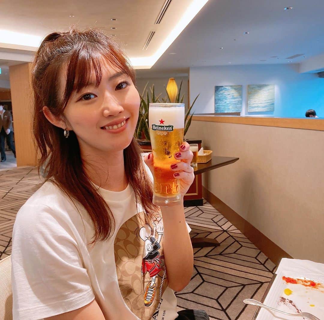 のインスタグラム：「. GOTOでさっそく泊まらせて いただきました。 よく利用させていただいてる シェラトンさん。 クラブラウンジに バーカウンターがあり コロナ始まって久しぶりに だいすきなお酒をたくさん 飲み明かしたと思います。 今は自分でカクテル作るのですが 楽しさ嬉しさしかないです... ありがとうございました😭🍶🍷🍸🍹🍾  #ハイネケン   #チャイナブルー」