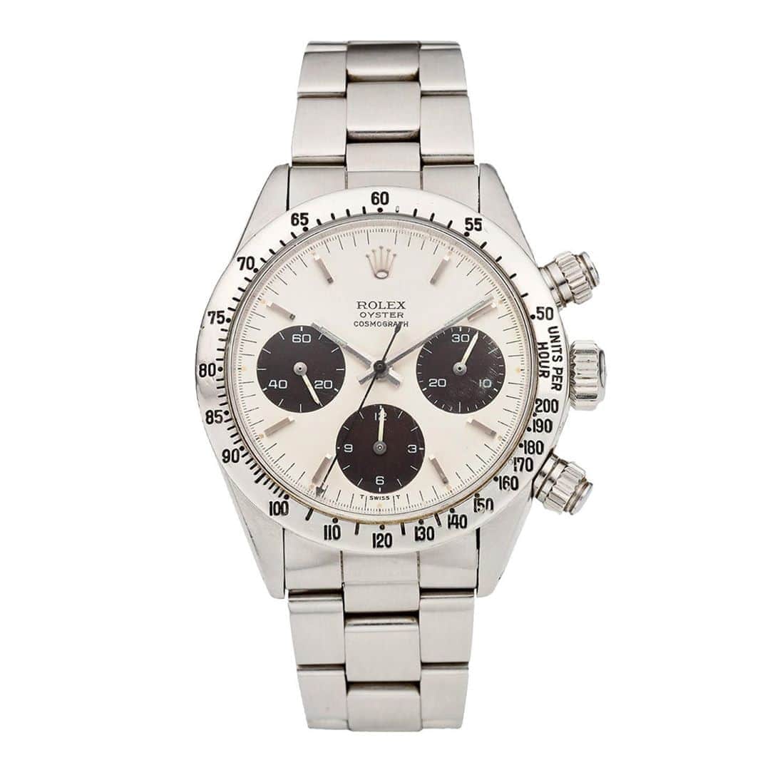 HYPEBEASTさんのインスタグラム写真 - (HYPEBEASTInstagram)「@hypebeaststyle: @christiesinc’s latest “Watches Online: Discovering Time” auction is offering up a rare vintage @rolex Daytona that was once owned and worn by the late racing legend Carroll Smith. A ref. 6265 with its panda dial and steel tachymeter bezel, the watch was a gift from the Cuddy Racing Team to Smith, and commemorated the L&M F5000 Championship Series back in 1973, an event immortalized through the engraved caseback. Head to the link in our bio to learn more details. It’s expected to fetch between $150,000 USD to $200,000 USD.⁠ Photo: Christie’s」10月5日 11時35分 - hypebeast