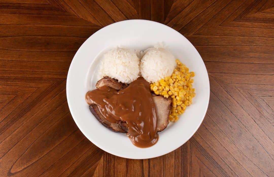 Zippy's Restaurantsのインスタグラム：「Don’t underestimate the power of brown gravy and Roast Pork. Join us tonight for restaurant dine-in service. Due to new Oahu mandates there is a limit of 5 guests per party from the same household. Masks are required at all times except for eating and drinking.」
