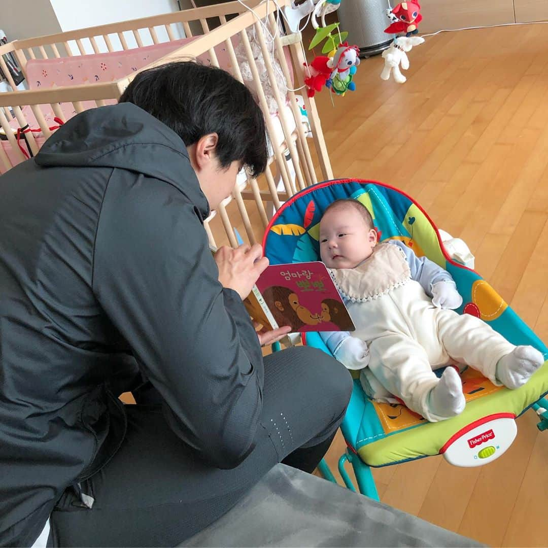 カン・ヘヨンさんのインスタグラム写真 - (カン・ヘヨンInstagram)「+76👶🏻💛 #아빠와아들 마지막ㅋㅋㅋㅋㅋㅋㅋㅋ  #심빼꼼🐽사진모아보기」10月5日 11時55分 - mangdoo_noona