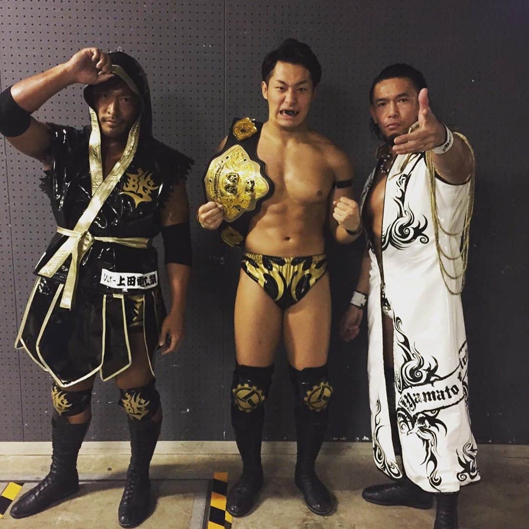 中村風太のインスタグラム：「九州連戦の4戦目はDRAGONGATE世代で勝利  第7試合　1/60  ★DRAGONGATE vs R・E・D  YAMATO ⭕️ Ben-K 箕浦康太 vs B×Bハルク KAI H・Y・O ✖️  （18分42秒　ギャラリア→エビ固め）  #dragongate  #dragongatenetwork  #DRAGONGATE世代 #ドラゴンゲート #prowrestling #wrestling #福岡 #ben_k #workout #筋トレ #tanning #日焼け #黒肌 #instagram」