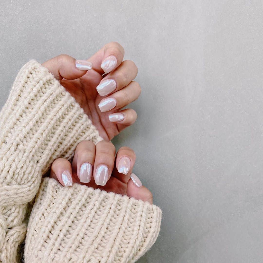 佐々木彩乃のインスタグラム：「aw nail💅 最近はシンプルが気分😽 #nail #nails #nailstagram」