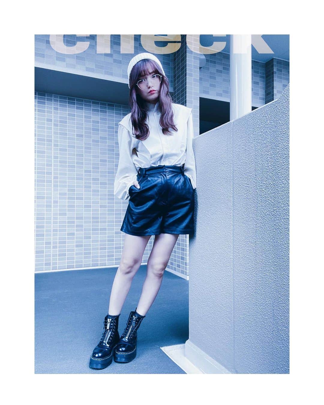 のインスタグラム：「なぜこの体勢になったのかはわからない✌︎ 🤍🖤#coordinate」