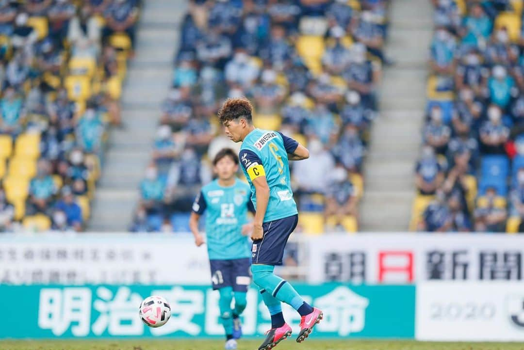 前寛之さんのインスタグラム写真 - (前寛之Instagram)「最高な週末になりました✌️﻿ ﻿ 11連戦の日程の中でチームが１つになって乗り越えることができました。内容はまだまだ向上させないといけないけど、大事な試合で勝ち点をしっかり積むことはもっと大事。﻿ これからも試合は続くのでしっかり継続して勝ち進めるよう頑張ります！！﻿ ﻿ ありがとうございました😊」10月5日 12時46分 - mae.hiroyuki.16