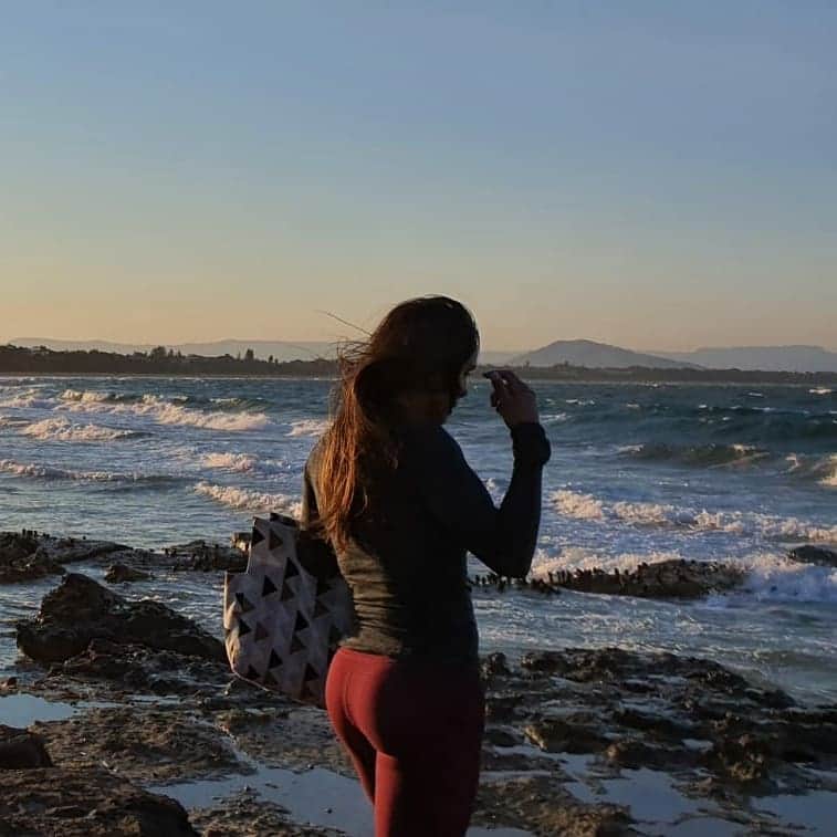 Angeline BLACKBURNさんのインスタグラム写真 - (Angeline BLACKBURNInstagram)「Dusk on the ocean 😍💙  #southcoast #beach #ocean #dusk #exploring #culburra #yuin #yuincountry #sea #nowra #holidays #longweekend」10月5日 13時03分 - ang_blackburn