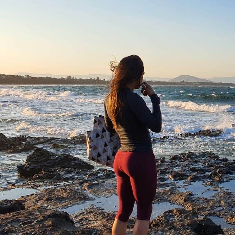 のインスタグラム：「Dusk on the ocean 😍💙  #southcoast #beach #ocean #dusk #exploring #culburra #yuin #yuincountry #sea #nowra #holidays #longweekend」