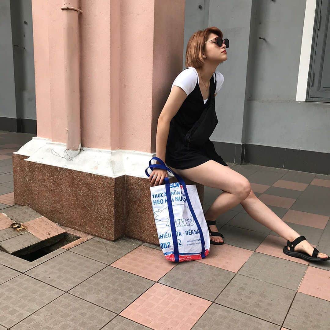のインスタグラム：「. 今日から投票が始まりますが その前に@tgu_miss202 の のご紹介 . 藤原琴音ことこっちゃんは 二年前くらいから仲良くて とても自慢なお友達です . 私史上一番美しい人だと思っていて、見た目だけでなく中身も凄く綺麗で強い女性です。🍂 私が困った時は夜中にも関わらず相談に乗ってくれて、 私が自炊しない時に栄養不足に陥った時は「ご飯作りに行こうか？」とLINEをくれて作ってくれます。 自分らしくいることは今の時代大変ですが そんな中で自分を持って相手も尊重できる 彼女はとても素敵だと思います。 . そんなことねとまた共に楽しみながらミスコンをできるのがとても嬉しい赤谷なのでした . #instagood  #love #friends #instalike  #TGU #ミスコン」