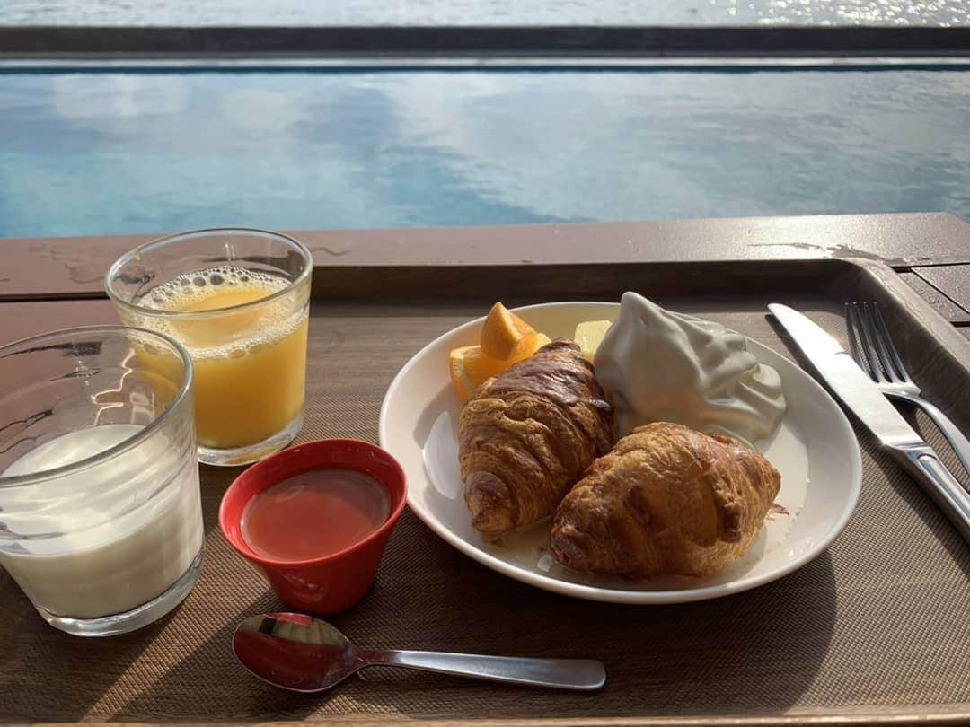 ホテル南風楼さんのインスタグラム写真 - (ホテル南風楼Instagram)「こんにちは(*^^*) 島原温泉ホテル南風楼でございます(^^) ・ 朝晩、肌寒くなり、体調管理が難しい季節。 ・ そんな時は、しっかりご飯を食べましょ～(*´∀｀) ・ 南風楼の朝食バイキング。 一番人気は、チーズと絡める、カルボナーラです( *´艸｀) ・ お子さまプレートも、人気です(*´∀｀) ・ この季節、海を眺めながらの 朝食も素敵です( *´艸｀) ・ 素敵な１日のスタートを、南風楼で(*´∀`)♪ ・ #九州 #長崎 #島原 #雲仙 #島原温泉 #温泉 #南風楼 #ホテル南風楼 #楽しい #最高 #カップル #女子会 #インスタ映え #家族旅行 #旅行 #日帰り旅行  #onsen #happy #travel #nagasaki  #パスタ #朝食バイキング #島原半島  #朝ごはん #バイキング」10月5日 13時42分 - hotelnampuro