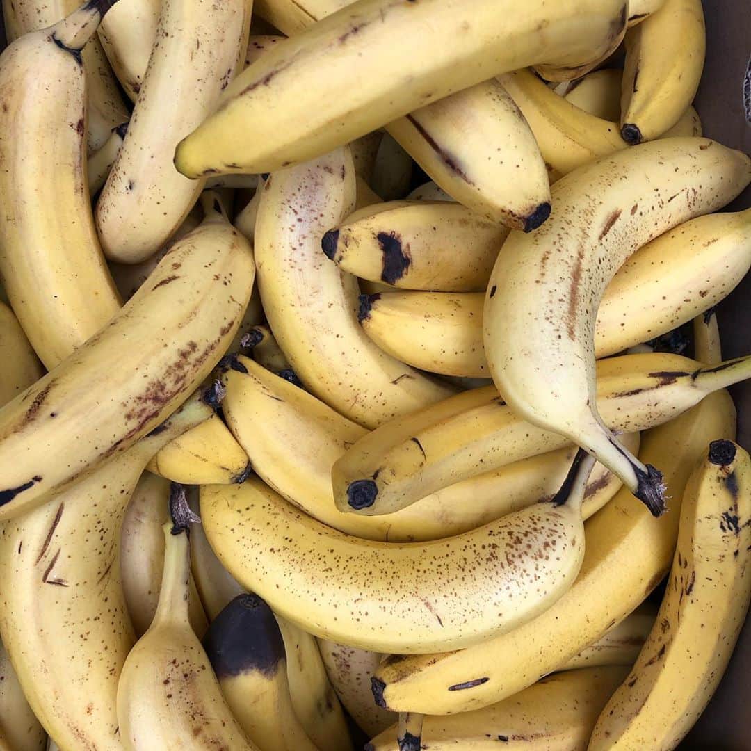 ヒデトレのインスタグラム：「organic banana🍌  @marugodeliebisu 🍹  @gohemp 👕  @juzu_officialstore 👗  オススメ🤤☀︎」