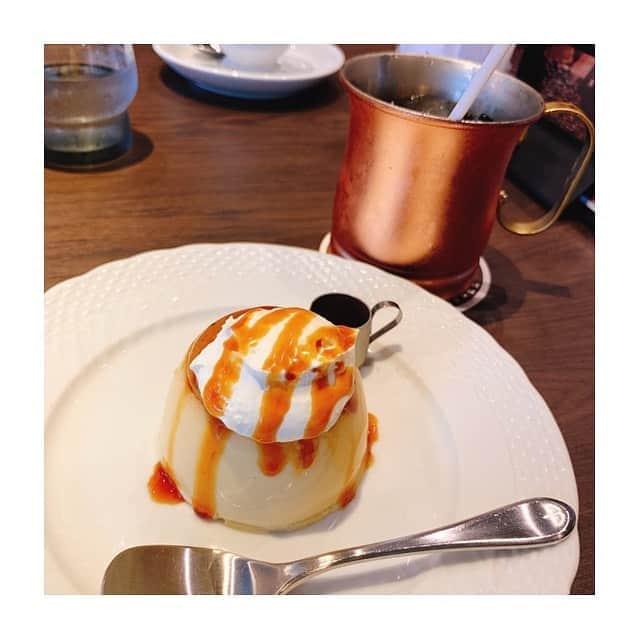 長沢美月さんのインスタグラム写真 - (長沢美月Instagram)「とろとろのプリン🍮も良いけど、 かためのプリン🍮も 美味しいんですよね〜🤤✨ 決められないわ。笑 #プリン #かためプリン #とろとろプリン  #あなたはどっち派」10月5日 14時26分 - _mizuki_0212