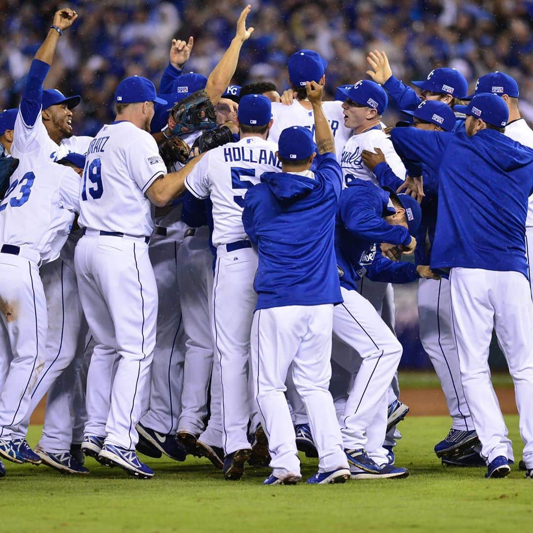 カンザスシティ・ロイヤルズさんのインスタグラム写真 - (カンザスシティ・ロイヤルズInstagram)「OTD in 2014, we swept our way to the ALCS. 🧹」10月5日 23時52分 - kcroyals