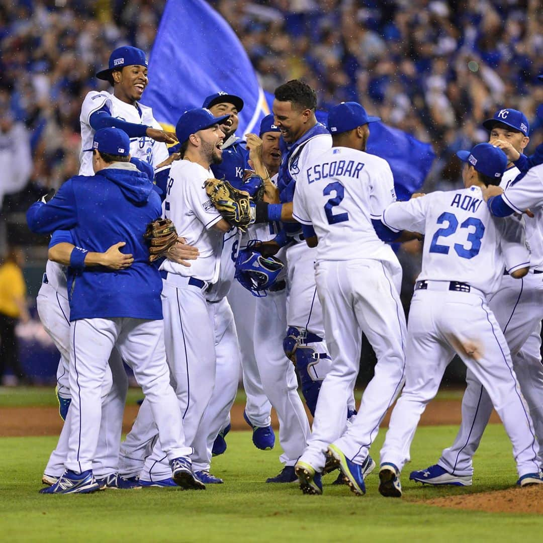 カンザスシティ・ロイヤルズさんのインスタグラム写真 - (カンザスシティ・ロイヤルズInstagram)「OTD in 2014, we swept our way to the ALCS. 🧹」10月5日 23時52分 - kcroyals