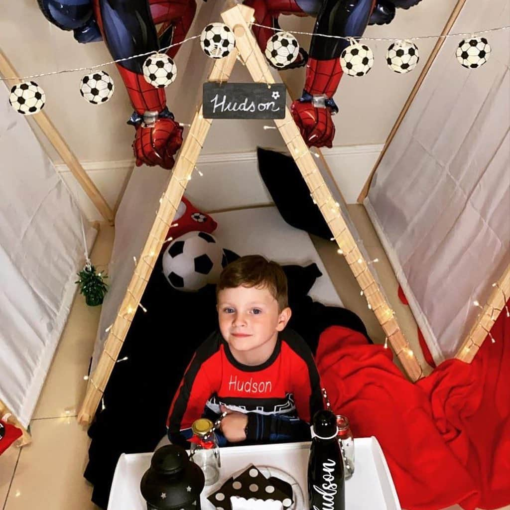 ロビー・キーンさんのインスタグラム写真 - (ロビー・キーンInstagram)「Happy birthday to this little character Hudson 💙 so proud to be your Dad keep being you kid making us laugh everyday 👍 we love you so much have a great day 😘」10月6日 0時09分 - robbiekeane