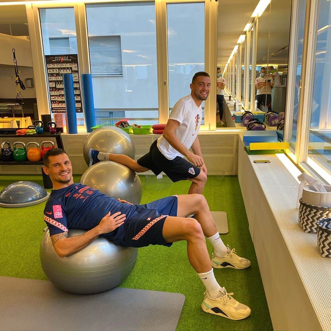 デヤン・ロヴレンさんのインスタグラム写真 - (デヤン・ロヴレンInstagram)「Back with the national team 🇭🇷💪🏻」10月6日 0時10分 - dejanlovren06