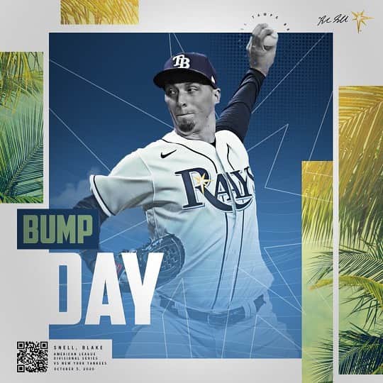 ブレイク・スネルのインスタグラム：「BUMPDAY 🦖」