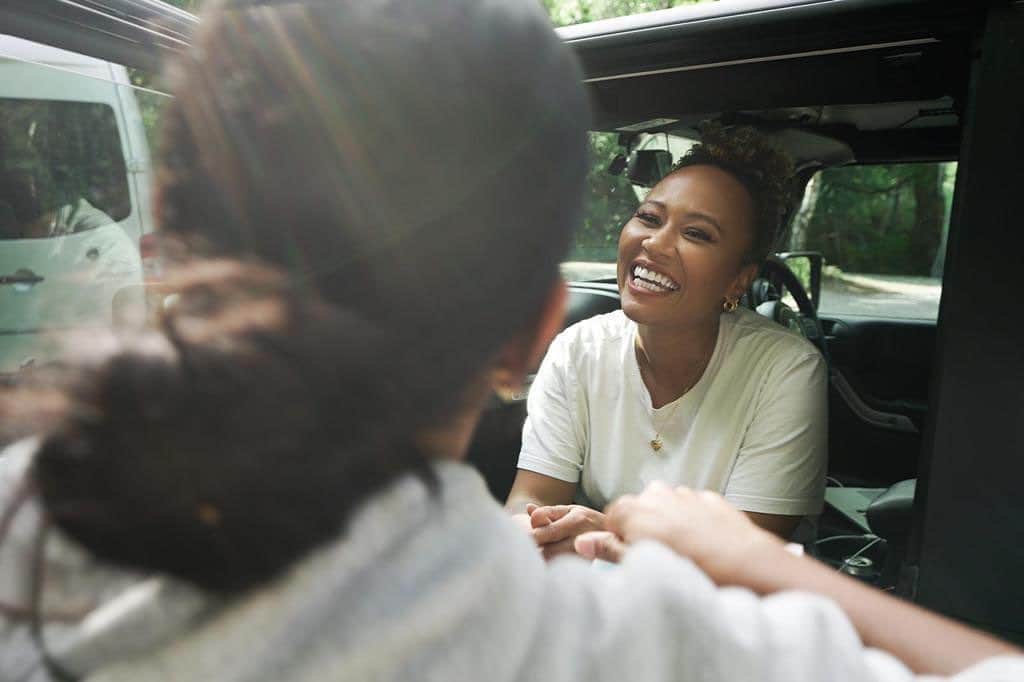 Emeli Sandéのインスタグラム：「Thank you so much to everyone who gave their time and energy in the making of “Prayed Up”. I had such a wonderfully spiritual time in the studio and on the video set with you all! I hope everyone’s enjoying the song, would love to know your favourite version?! Thank you so much for all the donations so far to the incredible work of @amnestyuk and @nhscharitiestogether 🙏🏽💜 Link in bio!」