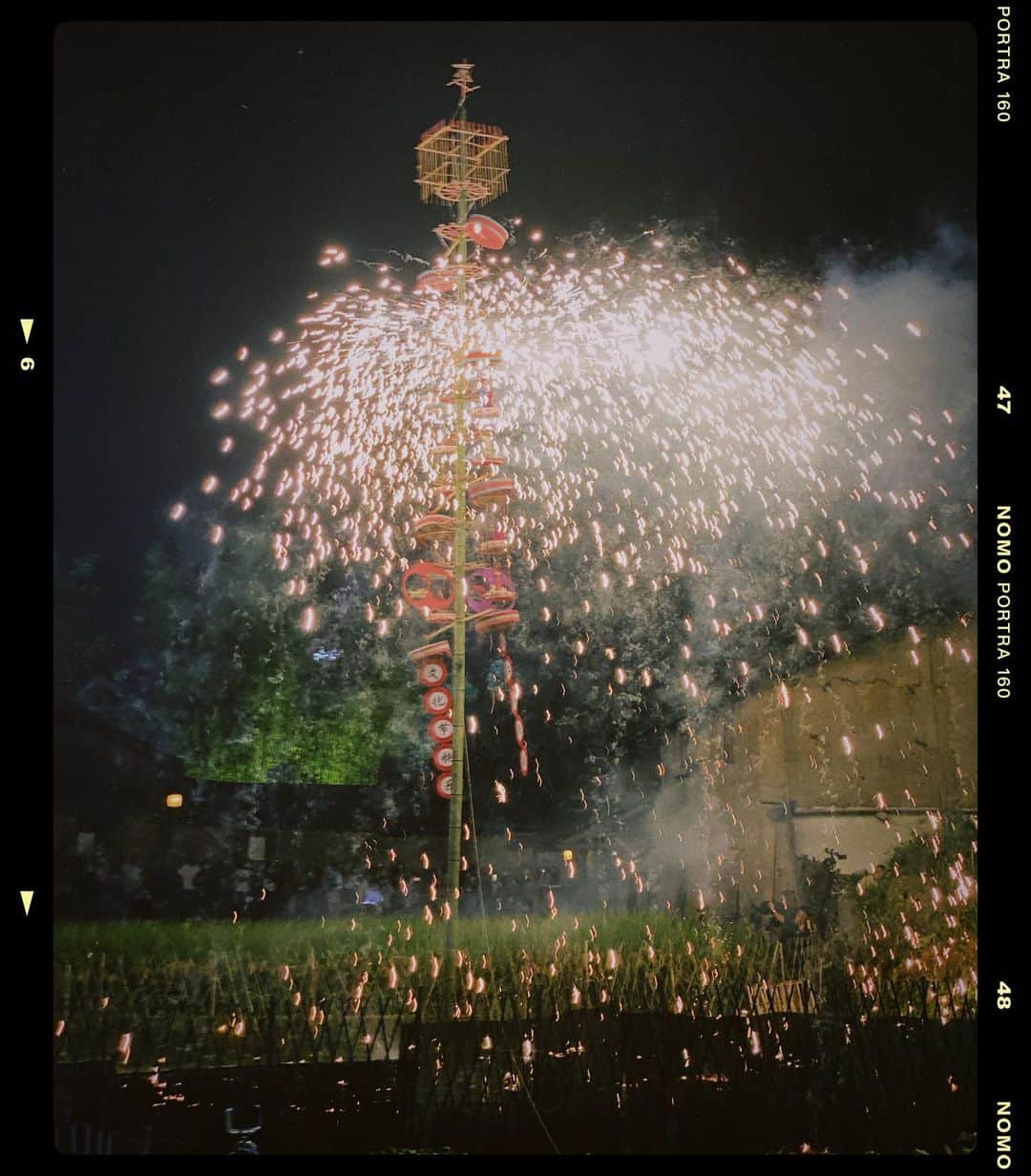 のインスタグラム：「中国传统烟火——药发木偶🎆」
